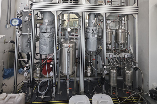 國內(nèi)某材料研究所采購制冷控溫系統(tǒng)保障小試裝置高精度溫控需求